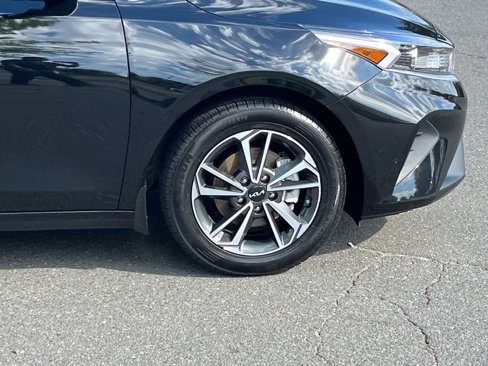 Used 2023 Kia Forte LXS image 9
