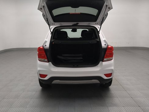 Used 2020 Chevrolet Trax LT w/ LT Convenience Package image 29