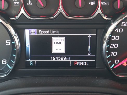 Used 2018 Chevrolet Tahoe LT w/ LT Signature Package image 24