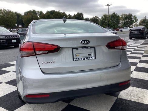 Used 2018 Kia Forte LX w/ LX Popular Package image 9
