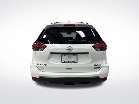 Used 2018 Nissan Rogue SV w/ Premium Package image 12