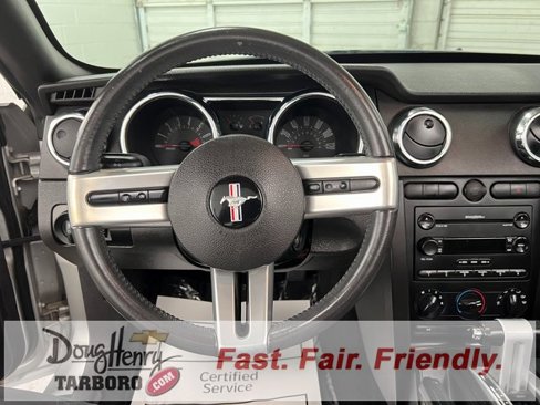 Used 2005 Ford Mustang Convertible image 37