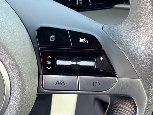 Certified 2024 Hyundai Elantra SE image 28