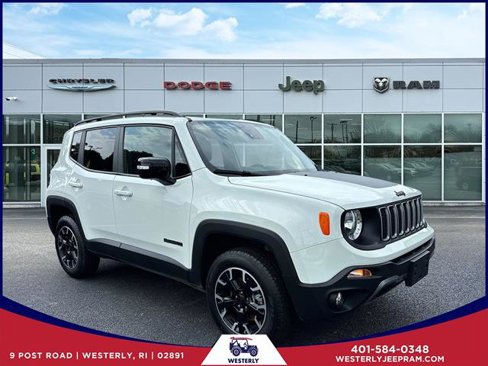 Used 2023 Jeep Renegade Latitude w/ Sun/Sound Group image 1