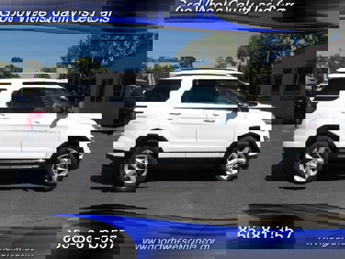 Used 2017 Ford Explorer XLT image 4