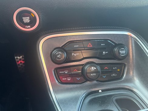 Used 2016 Dodge Challenger SXT Plus image 23