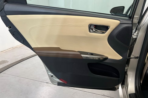Used 2014 Toyota Avalon XLE Touring image 19
