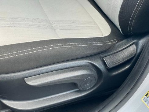 Used 2022 Hyundai Venue SEL image 14