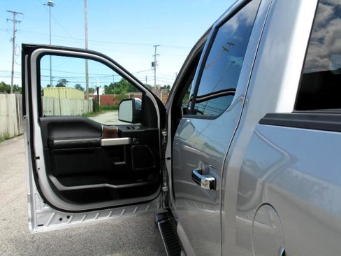 Used 2017 Ford F150 Lariat image 14