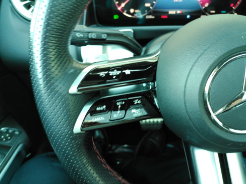 Used 2024 Mercedes-Benz GLB 250 4MATIC image 31