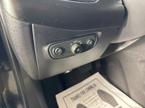 Used 2018 Chevrolet Equinox Premier image 14