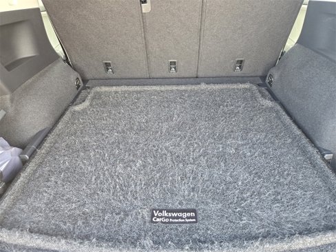 Used 2022 Volkswagen Tiguan SE image 33