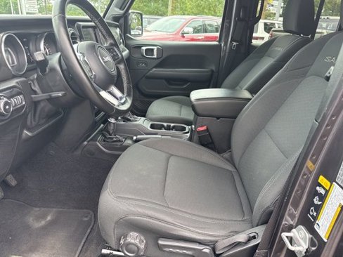 Certified 2021 Jeep Wrangler Unlimited Sahara image 24
