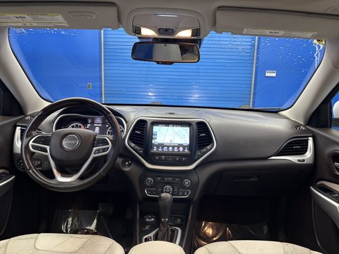 Used 2018 Jeep Cherokee Overland w/ Technology Group image 27