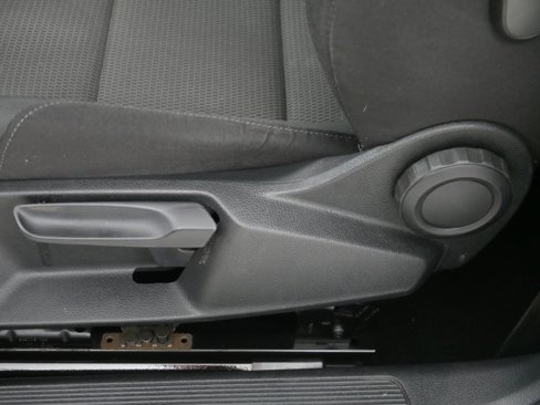 Used 2016 Volkswagen Golf 2-Door image 20