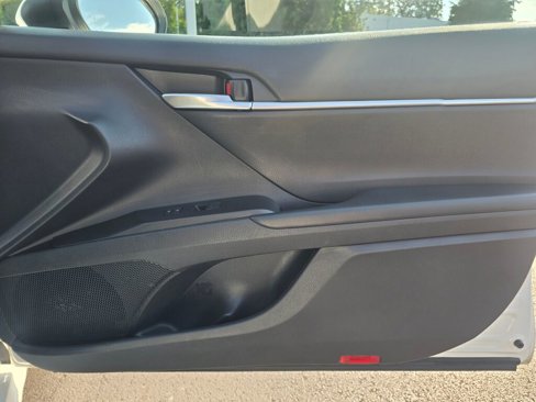 Used 2021 Toyota Camry SE image 39