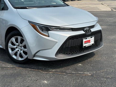 Used 2022 Toyota Corolla LE image 2