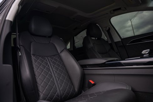 Used 2023 Audi S8 image 16