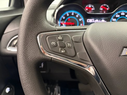Used 2017 Chevrolet Cruze LT image 32