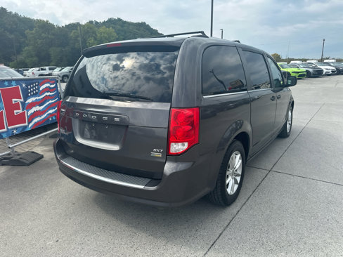 Used 2018 Dodge Grand Caravan SXT image 7