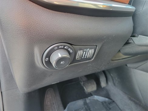 Used 2024 Jeep Compass Limited image 22