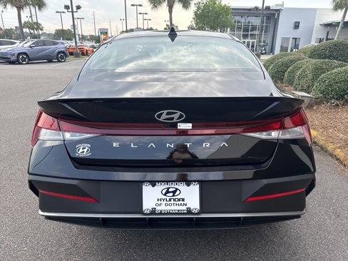 New 2025 Hyundai Elantra Sport image 3