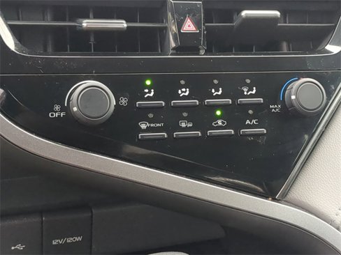 Used 2021 Toyota Camry LE image 18