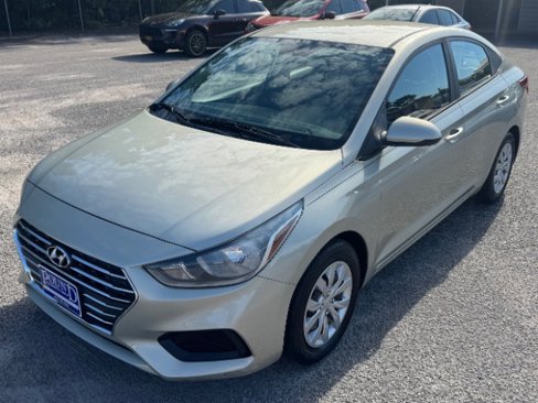 Used 2020 Hyundai Accent SE image 2