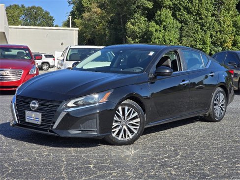 Used 2023 Nissan Altima 2.5 SV image 2