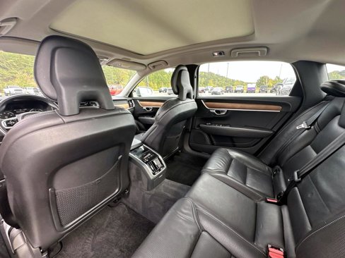Used 2018 Volvo S90 T6 Inscription image 17