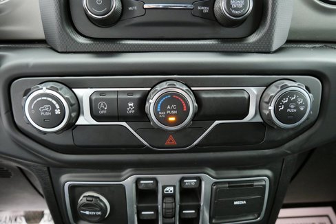 Used 2018 Jeep Wrangler Unlimited Sport S image 28