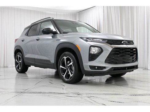 Used 2023 Chevrolet TrailBlazer RS w/ Sun and Liftgate Package image 2