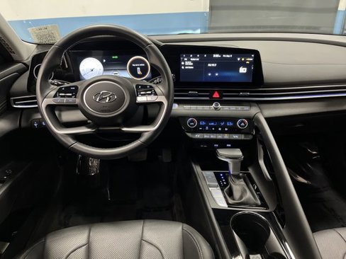 Used 2023 Hyundai Elantra Limited image 5