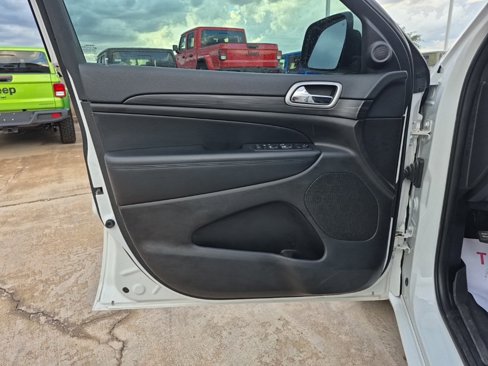 Used 2019 Jeep Grand Cherokee Altitude image 14