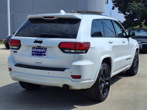 Used 2019 Jeep Grand Cherokee Altitude image 5