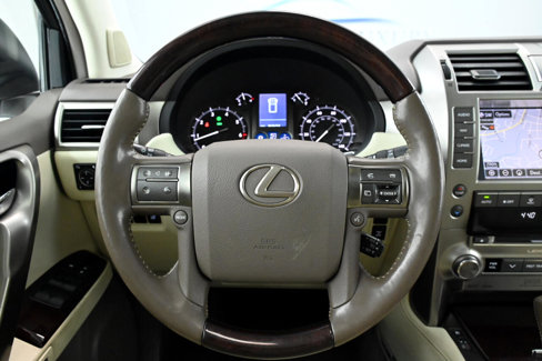 Used 2017 Lexus GX 460 Luxury w/ Preferred Accessory Package image 24