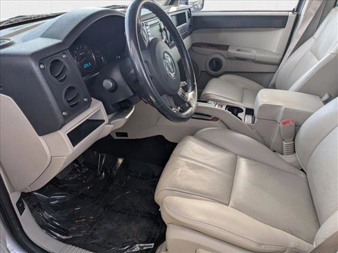 Used 2006 Jeep Commander Limited image 19