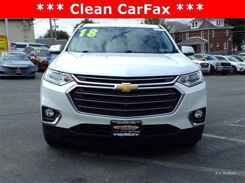 Used 2018 Chevrolet Traverse LT image 2