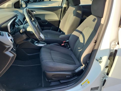 Used 2020 Chevrolet Sonic LT w/ Convenience Package image 18