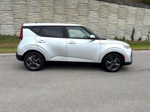 Used 2021 Kia Soul S image 2