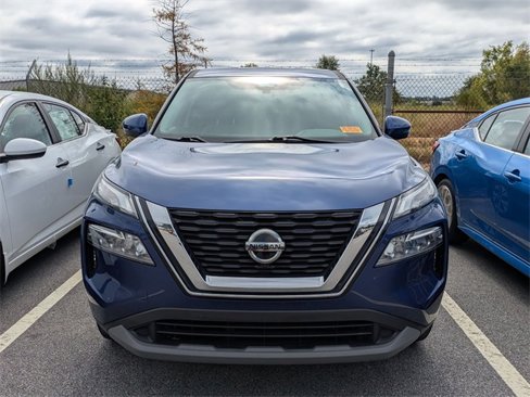 Certified 2021 Nissan Rogue SV image 2