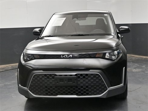 Used 2023 Kia Soul LX image 3