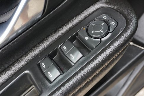 Used 2021 GMC Terrain SLE w/ Elevation Edition image 11