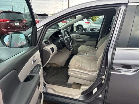 Used 2016 Honda Odyssey SE image 8