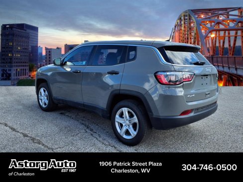 Used 2023 Jeep Compass Sport image 5