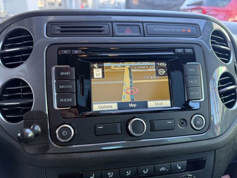 Used 2013 Volkswagen Tiguan S image 27