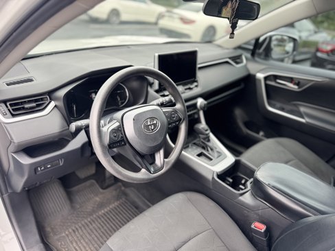 Used 2023 Toyota RAV4 XLE image 16