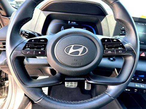 Used 2025 Hyundai Elantra Sport image 15