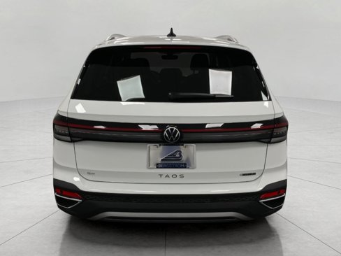 New 2025 Volkswagen Taos SE image 4
