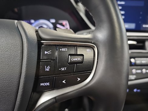 Used 2023 Lexus ES 300h w/ Premium Package image 20